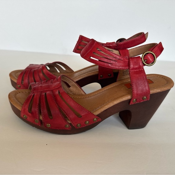 Miz Mooz Hilary Red Leather Block Heeled Sandals - Picture 1 of 7